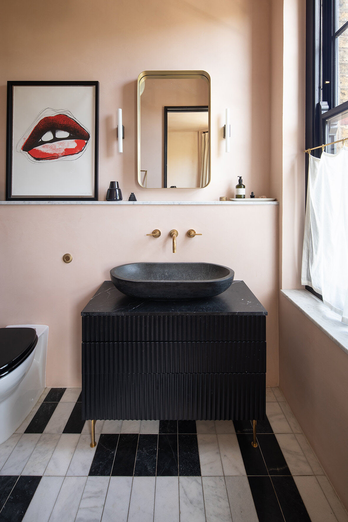 Fraher and Finlay London Interiors Pink Bathroom Black and White Marble tiles