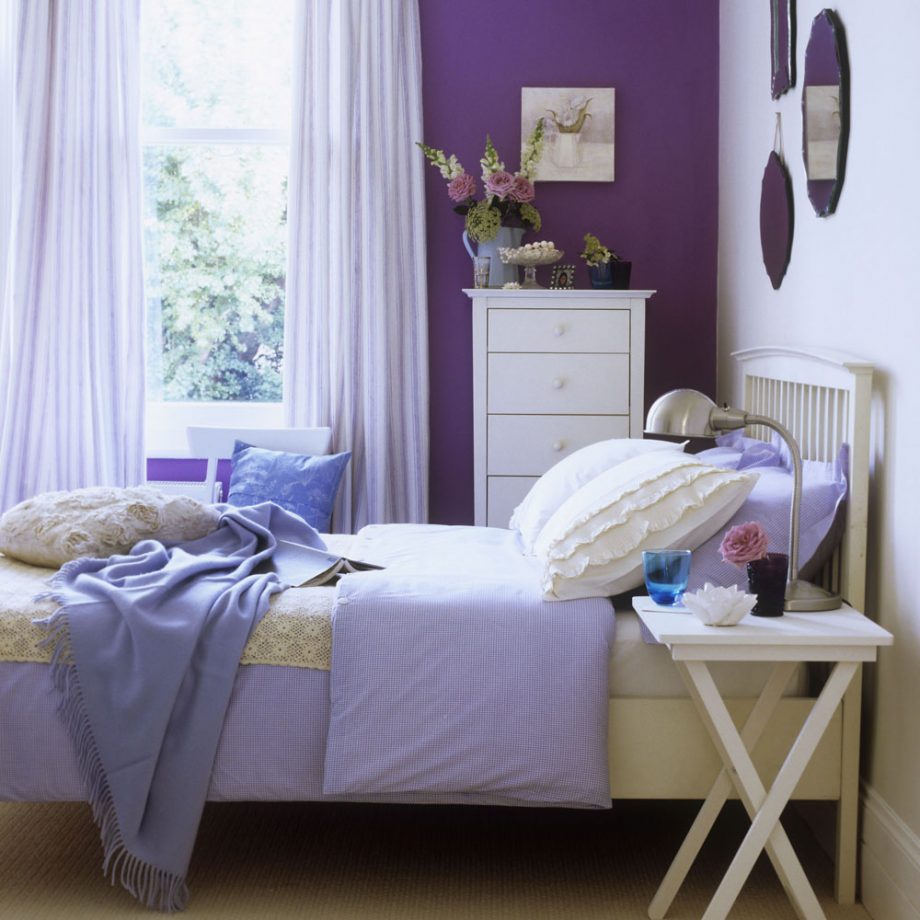 Trang trí nội thất phòng ngủ màu tím