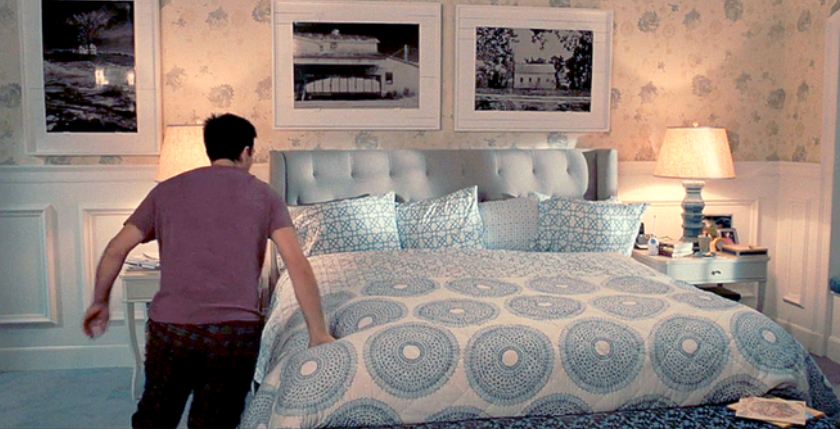 Giường ngủ với họa tiết vải của John Robshaw
