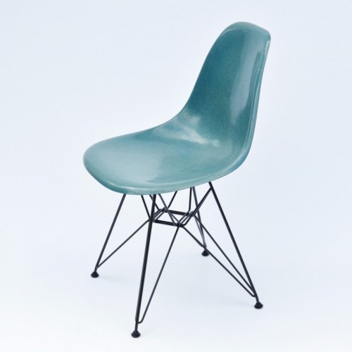 Thiết kế nội thất đương đại với ghế Eames