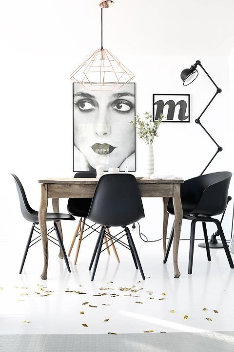 Thiết kế bàn ăn hiện đại trẻ trung với bộ ghế Eames đen