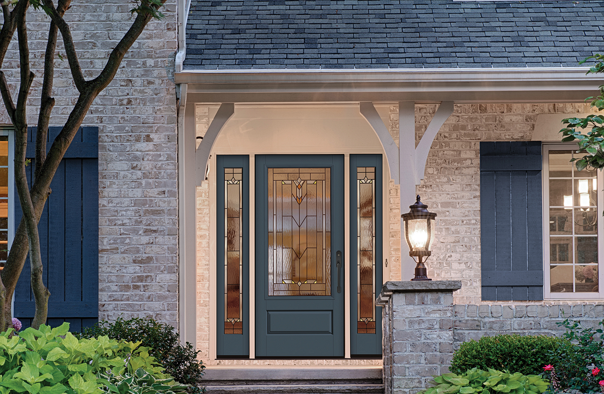 Thiết kế cửa chính phù hợp giúp chống nắng, bụi và giảm tiếng ồn