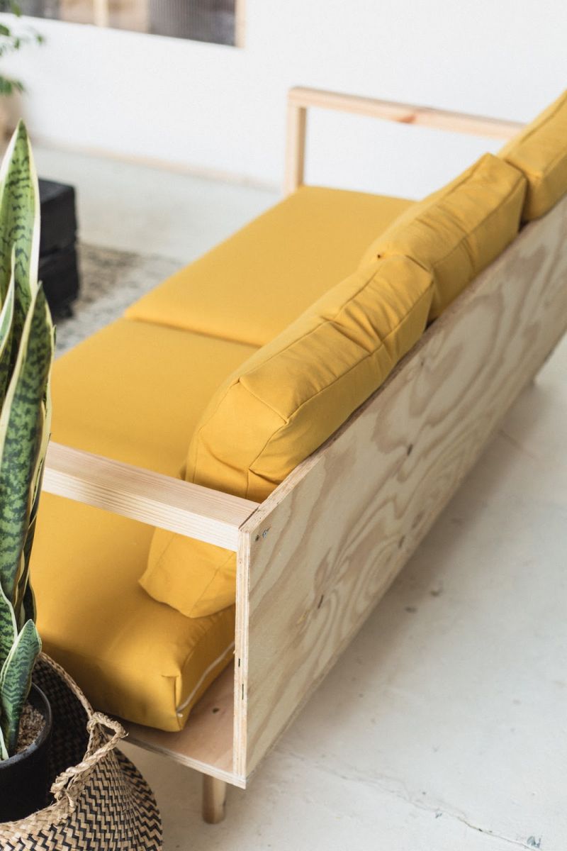 Ghế sofa gỗ mộc cho phòng khách tràn ngập không khí thiên nhiên
